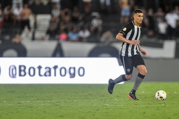 Philipe Sampaio tem contrato com o Botafogo até 2024 -  Foto: Thiago Ribeiro/AGIF
