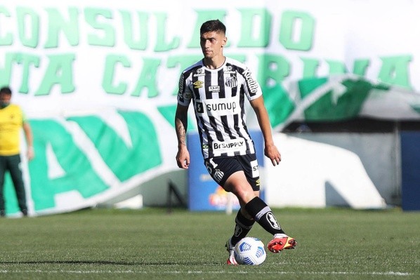 Foto: Pedro Ernesto Guerra Azevedo/Santos FC – Emiliano Velázquez entrou no radar do Colo-Colo