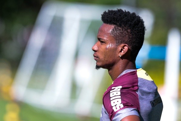 Foto: Marcello Zambrana/AGIF – Thiago Mendes entrou no radar de mercado do Botafogo