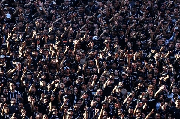 Marcello Zambrana/AGIF/ Torcida do Corinthians. 