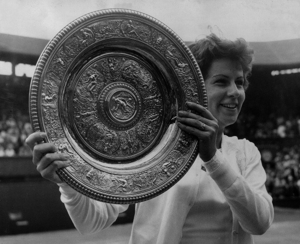 Douglas Miller/Keystone/Getty Images - Maria Esther Bueno, campeã em Wimbledon