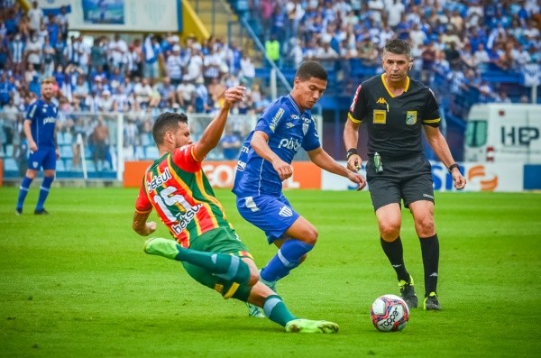 Foto: R.Pierre/AGIF – Eloir está de volta ao time do Sampaio