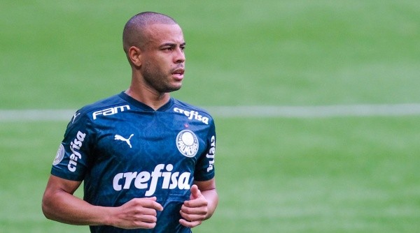 Mayke deve ser titular na lateral direita (Foto: Marcello Zambrana/AGIF)