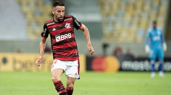 Isla deixou o Flamengo na temporada passada - Foto: Jorge Rodrigues/AGIF