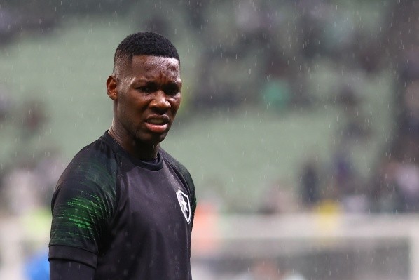 Foto: Marcello Zambrana/AGIF – Patrick de Paula foi o reforço mais caro da história do Botafogo, comprado por 6 milhões de euros