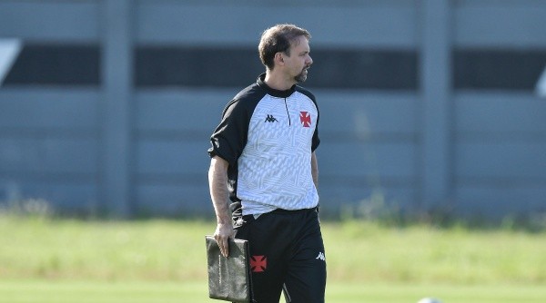 Maurício Souza fez sua estreia no Vasco (Foto: Thiago Ribeiro/AGIF)