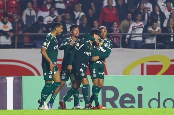 Marcello Zambrana/ Palmeiras comemorando gol contra o São Paulo, no Morumbi. 