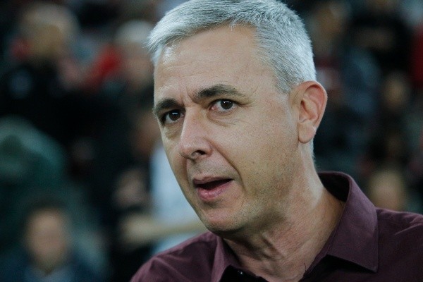 Foto: Gabriel Machado/AGIF – Tiago Nunes não obteve mesmo sucesso após saída do Athletico, em 2019