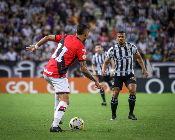 Lucas Emanuel/AGIF/ Ceará em campo pelo Brasileirão. 