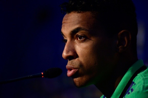 Foto: Mauro Vieira/AGIF – Luiz Gustavo está em pauta no Botafogo para a janela de meio de ano