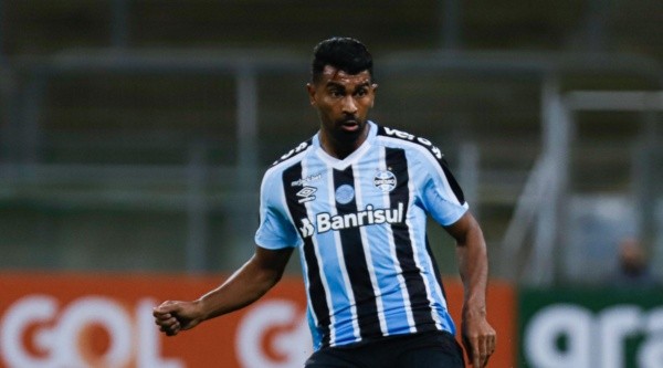 Thiago Santos está no Grêmio (Foto: Maxi Franzoi/AGIF)