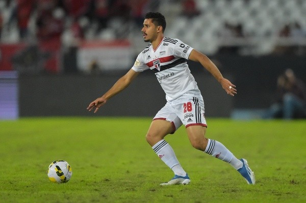 Thiago Ribeiro/AGIF/ Andrés Colorado em campo. Thiago Ribeiro/AGIF/ Andrés Colorado em campo.