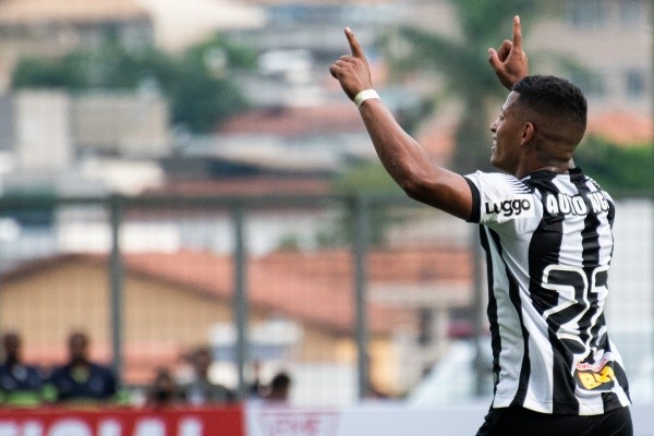 Foto: Alessandra Torres/AGIF – Mailton esteve na equipe do Metalist no ano passado