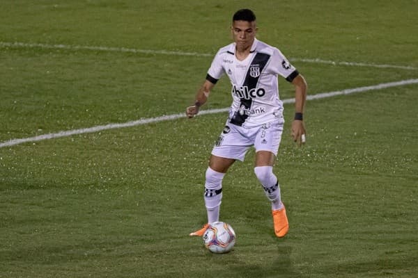 Foto: Rebeca Reis/AGIF – Bruno Rodrigues e mais um defensor estão no radar do Cruzeiro