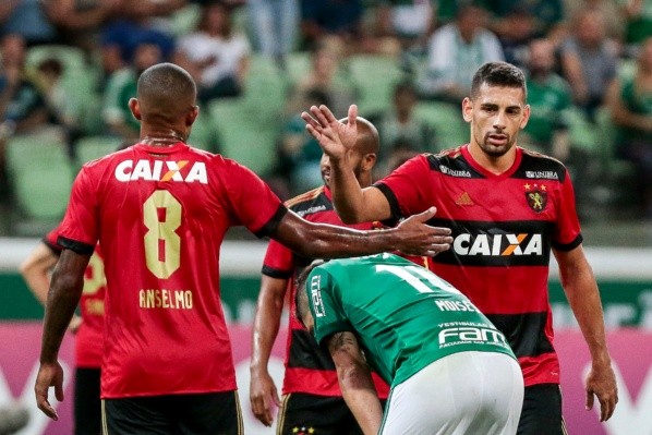 Agif/Ale Cabral – Diego Souza enfrentou o Palmeiras jogando pelo Sport