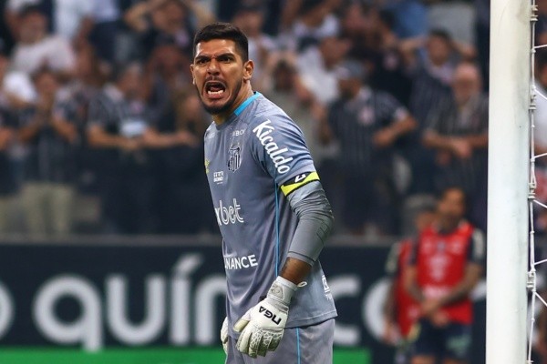 João Paulo tem sido capitão no Santos (Foto: Marcello Zambrana/AGIF)