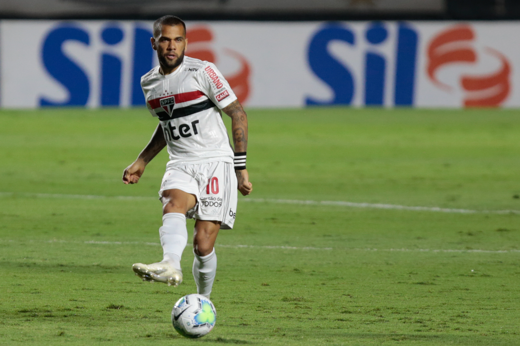Agif/Marcello Zambrana – Daniel Alves deixou a desejar no São Paulo.