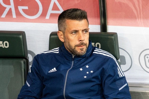 (Foto: Alessandra Torres/AGIF) Stênio retorna ao time do Cruzeiro