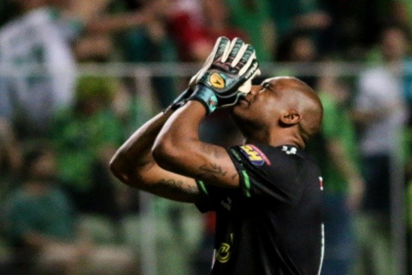 Foto: Fernando Moreno/AGIF – Jailson, em seis meses de América-MG, foi herói na Pré-Libertadores com defesas de pênaltis
