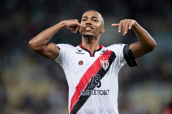 Foto: Jorge Rodrigues/AGIF – Marlon Freitas é um pedido da torcida celeste