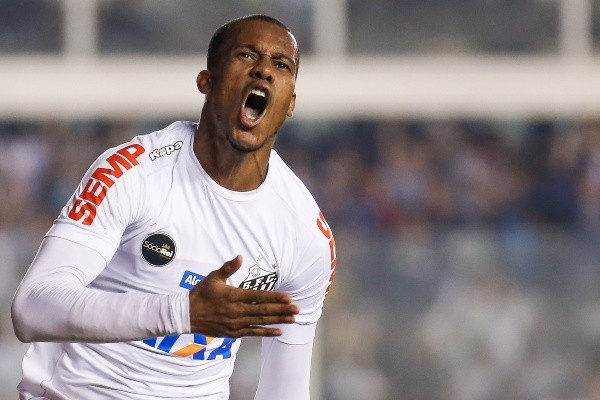 SANTOS - SP - 09/07/2017 - BRASILEIRO A 2017/SANTOS X SAO PAULO – Copete do Santos comemora seu gol durante partida contra o Sao Paulo pelo Campeonato Brasileiro A 2017 no estadio da Vila Belmiro. Foto: Marcello Zambrana/AGIF