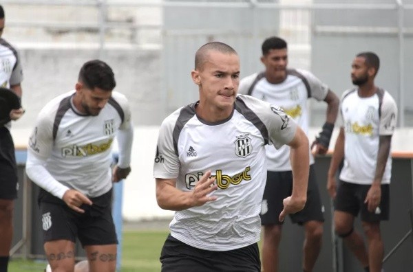 Diego Almeida/PontePress/ Felipe Amaral é desfalque no duelo da Ponte Preta contra o CSA. Diego Almeida/PontePress/ Felipe Amaral é desfalque no duelo da Ponte Preta contra o CSA.