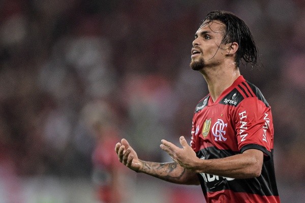 Foto: Thiago Ribeiro/AGIF – Mauro sugere troca para Flamengo repatriar Michael