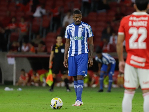 Foto:Maxi Franzoi/AGIF | JP está emprestado ao Leão da Ilha