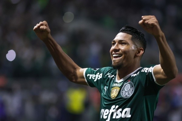 Rony marcou contra o Cerro Porteño (Foto: Marcello Zambrana/AGIF)