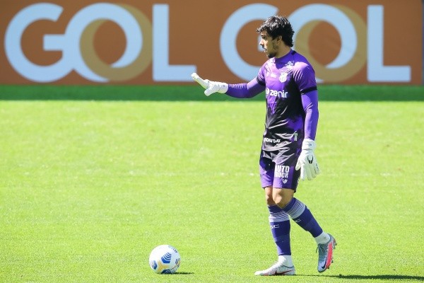 Foto: Pedro H. Tesch/AGIF – Richard é goleiro do Ceará desde 2019 e perdeu espaço para João Ricardo