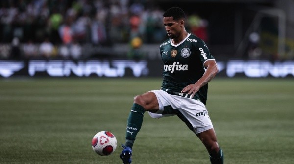 Murilo foi expulso e deixou o Palmeiras com um a menos (Foto: Ettore Chiereguini/AGIF)
