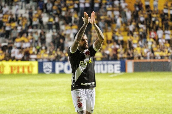Agif/Lucas Sabino – Torcida do Vasco deu show em Criciúma