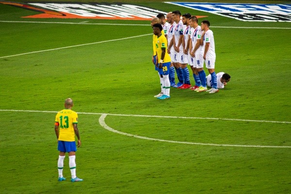 Alessandra Torres/AGIF/ Seleção Brasileira em campo.