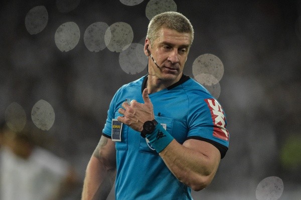 ( Foto: Thiago Ribeiro/AGIF) VP do Flamengo apoia decisões de Daronco em jogo do Atlético