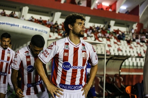 @TiagoCaldas  / CNC/ Vitor Ferraz não tem lesão e poderá enfrentar a Chapecoense. 