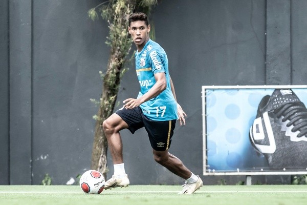 Foto: Ivan Storti/Santos FC – Sem espaço entre os titulares, Balieiro pode ser emprestado pelo Santos na janela