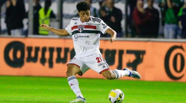 São Paulo negociou Gabriel Sara com o futebol inglês (Foto: Luiz Erbes/AGIF)