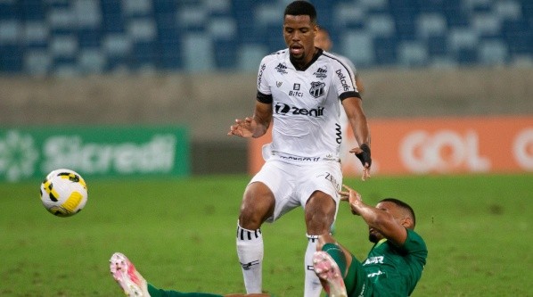 Joaquim deve deixar o Cuiabá (Foto: Gil Gomes/AGIF)