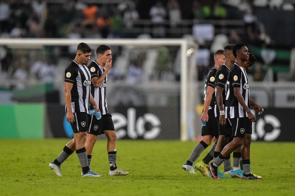 Foto: Thiago Ribeiro/AGIF – Marçal chega para o Botafogo logo após eliminação pela Copa do Brasil