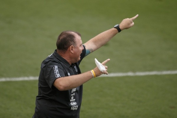 Foto: Ettore Chiereguini/AGIF – Marcelo Fernandes tem duas vitórias em dois jogos como interino do Santos