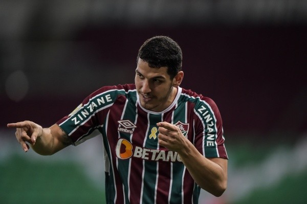 Nino foi alvo do Fenerbahçe (Foto: Thiago Ribeiro/AGIF)