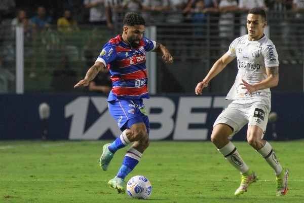 Fernanda Luz/AGIF/ Santos e Fortaleza no Campeonato Brasileiro 2021. 
