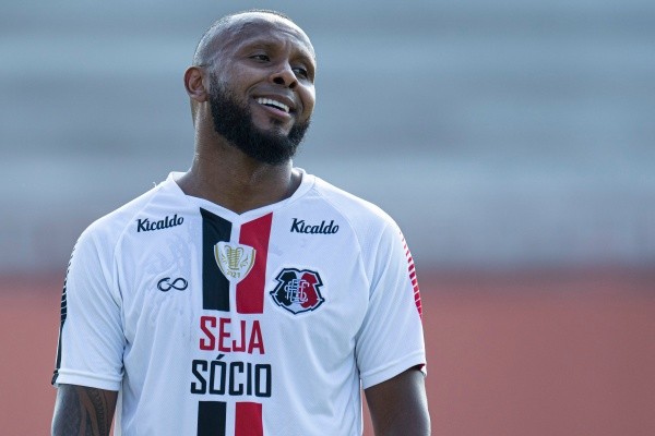 Foto: Jorge Rodrigues/AGIF – Chiquinho retornou ao Santa Cruz após boa passagem em 2020