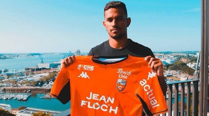 Foto: Reprodução twitter @julianomachdo - Igor Silva, lateral. 