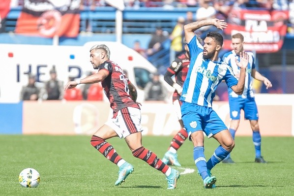 R.Pierre/AGIF/ Flamengo em campo contra o Avaí. 