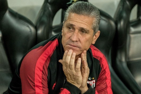 Robson Mafra/AGIF/ Jorginho técnico do Atlético-GO. 