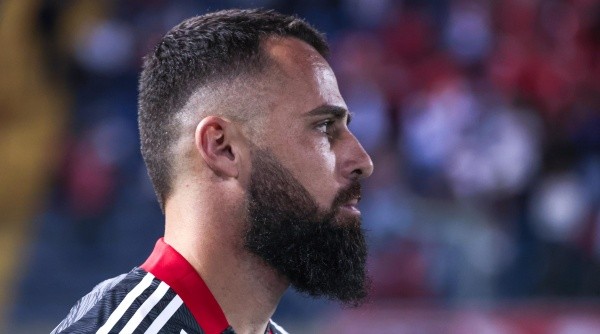 Jandrei teve lesão constatada na lombar (Foto: Marcello Zambrana/AGIF)