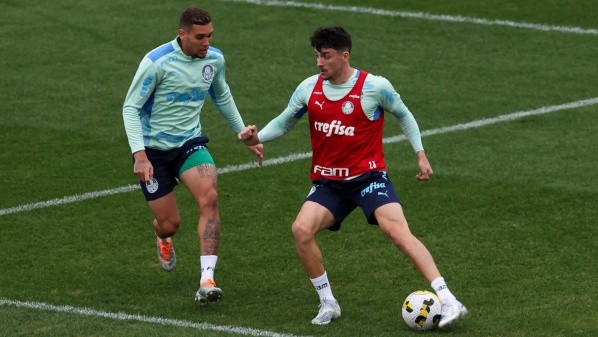 Navarro e Piquerez voltaram a trabalhar com bola nesta quarta-feira (27) e devem ficar à disposição – Foto:Cesar Greco