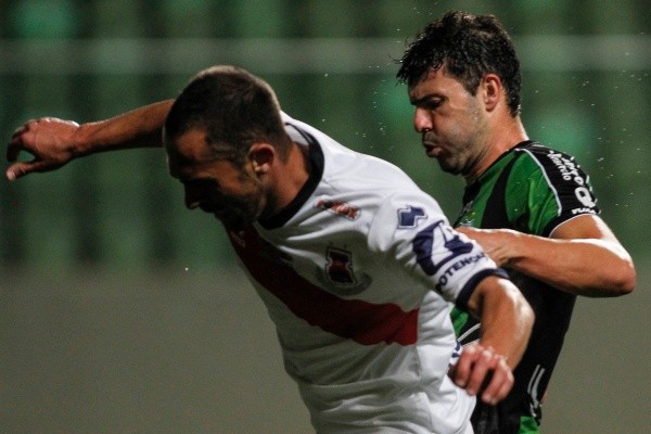 Foto: Thomas Santos/AGIF – Fernando Viana defendeu equipes como Guarani, Paraná e Joinville