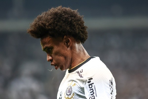 Foto: Marcello Zambrana/AGIF – Willian foi muito criticado por sua atuação na derrota para o Atléitico-GO